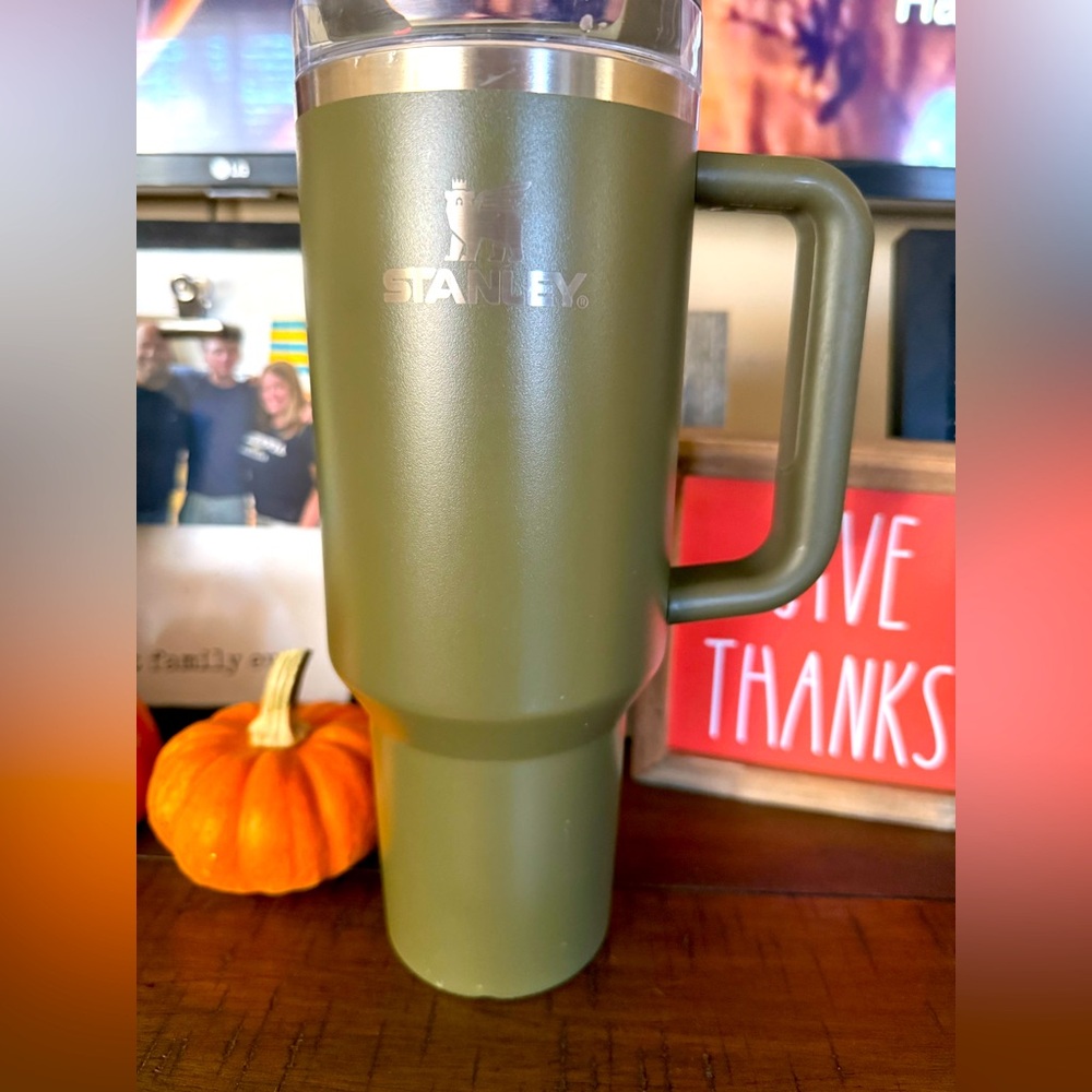 40 OZ H20 Stanley Tumbler Army Green!  Like NEW!!!